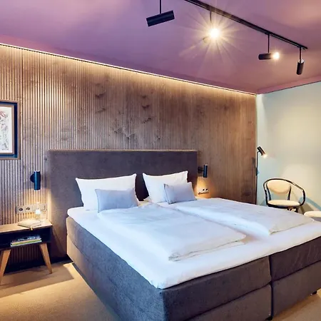 Art Tucholsky Otel