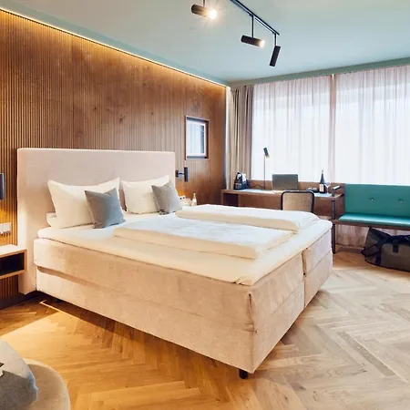 Art Tucholsky Hotel