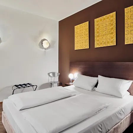 Art Tucholsky Hotel 3*