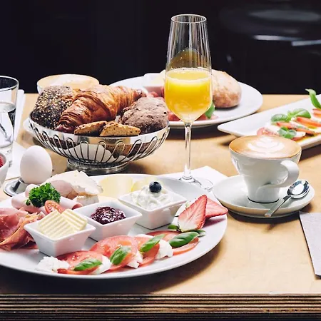 Art Tucholsky 3* بوخوم