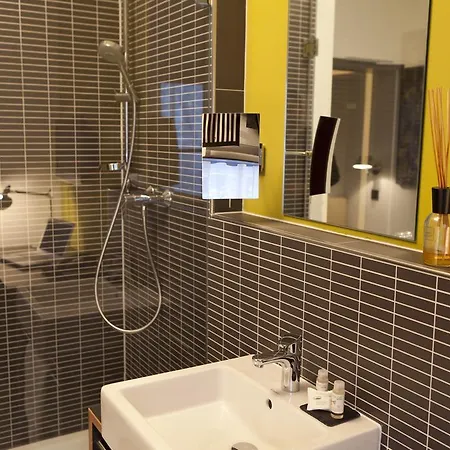 Art Tucholsky Otel 3*