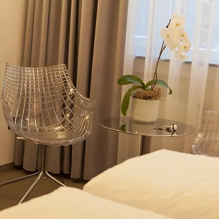 Art Tucholsky بوخوم