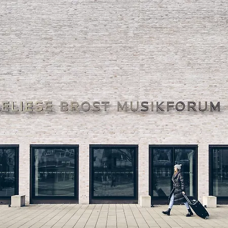 Art Tucholsky فندق