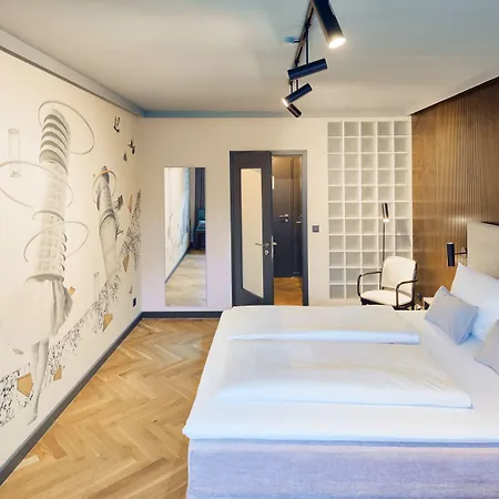 Art Tucholsky Hotel