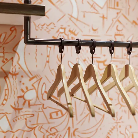 Art Tucholsky ホテル