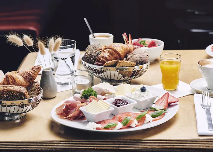 Art Tucholsky Hotel 3*