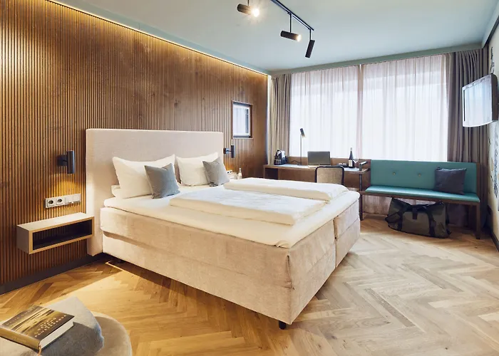 Art Tucholsky Hotel 3*